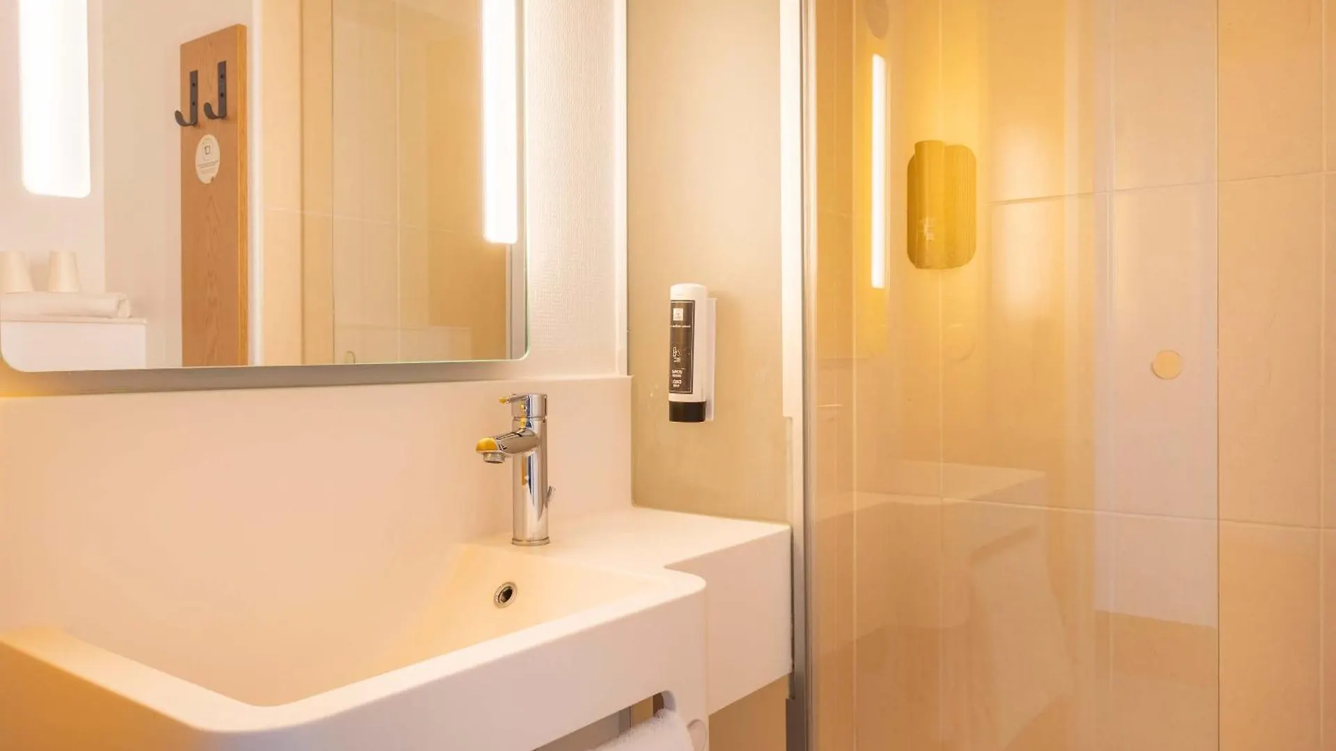 B&B Hotel Martigues Port-De-Bouc 3*,  France